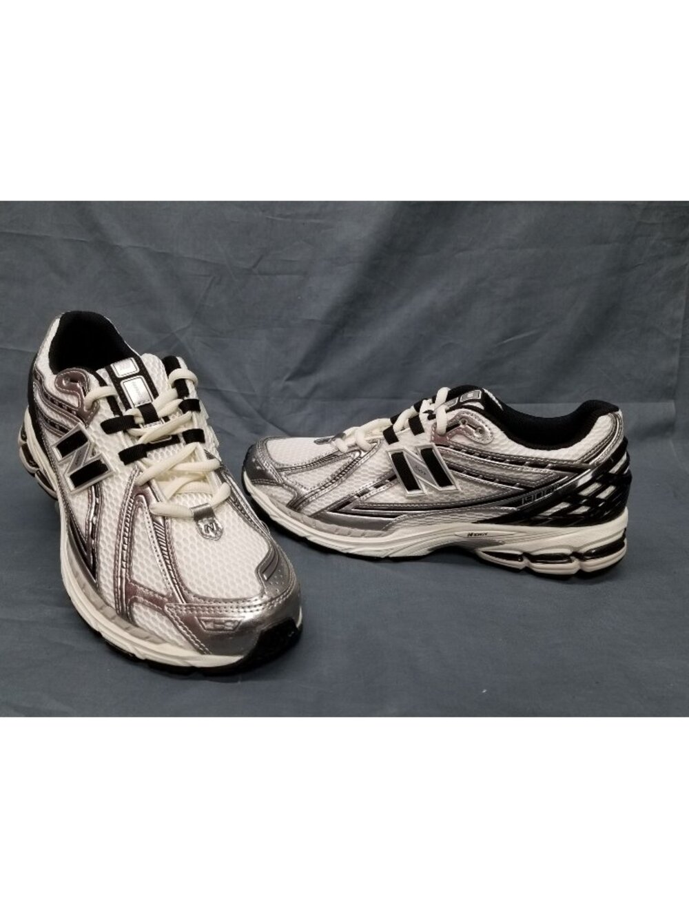 New Balance 1906 Sneakers M1906RER Grey Women's Size 7 NEW NO BOX !!